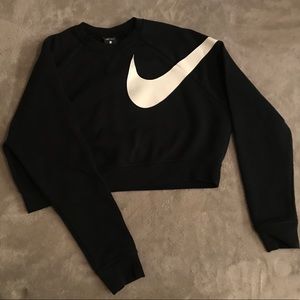 Nike cropped pullover sweatshirt